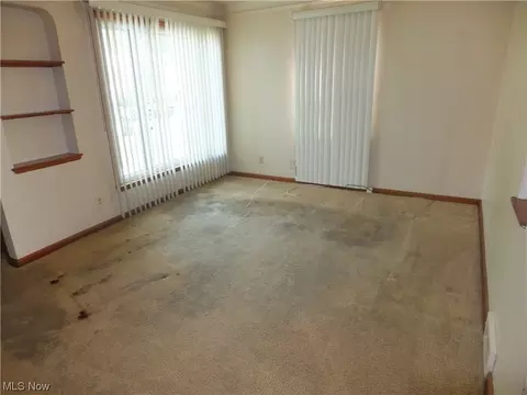 7701 Spring Garden Rd, Parma, OH 44129 photo 2