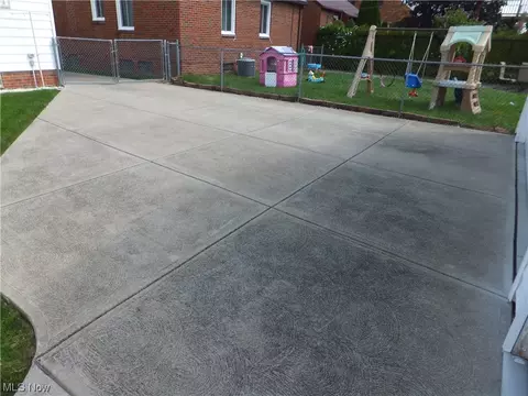 7701 Spring Garden Rd, Parma, OH 44129 photo 25