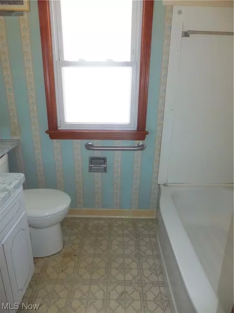 7701 Spring Garden Rd, Parma, OH 44129 photo 10