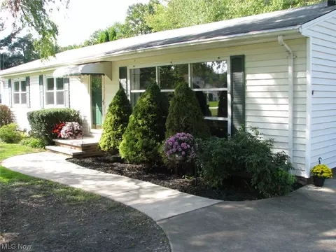 33051 Arthur Rd, Solon, OH 44139 photo 2