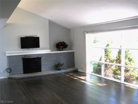 33051 Arthur Rd, Solon, OH 44139 photo 4