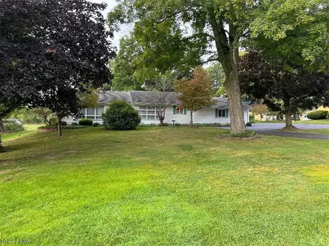 46537 State Route 46, New Waterford, OH 44445