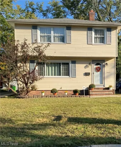 3865 Merrymound Rd, South Euclid, OH 44121