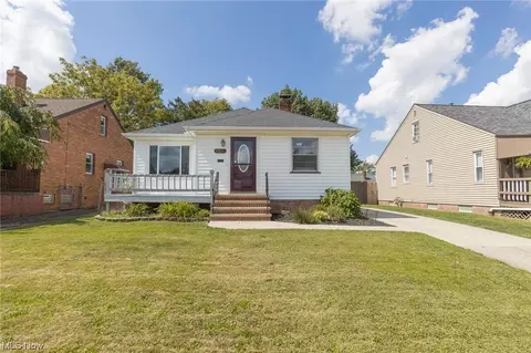 6096 Wareham Dr, Parma, OH 44129 photo 27