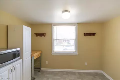6096 Wareham Dr, Parma, OH 44129 photo 11
