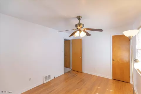 6096 Wareham Dr, Parma, OH 44129 photo 15