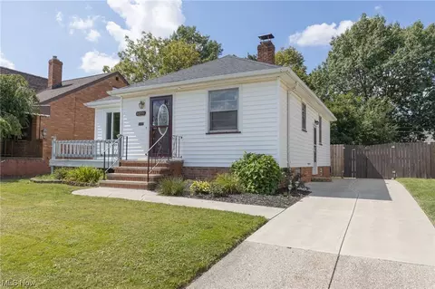 6096 Wareham Dr, Parma, OH 44129 photo 29