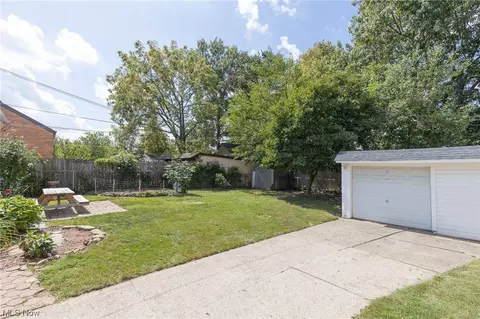 6096 Wareham Dr, Parma, OH 44129 photo 31