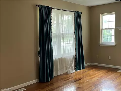 744 E 232nd St, Euclid, OH 44123 photo 9