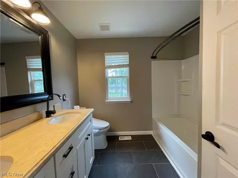 744 E 232nd St, Euclid, OH 44123 photo 13