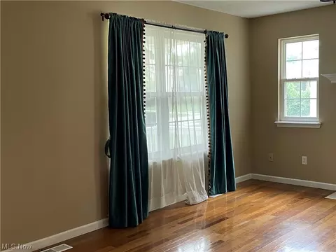 744 E 232nd St, Euclid, OH 44123 photo 9