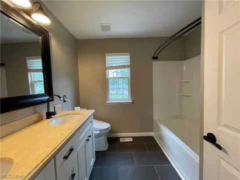 744 E 232nd St, Euclid, OH 44123 photo 13