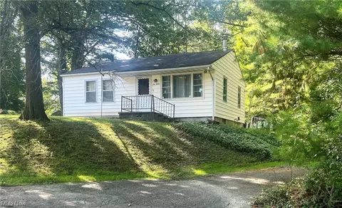 1030 Somers St, Zanesville, OH 43701