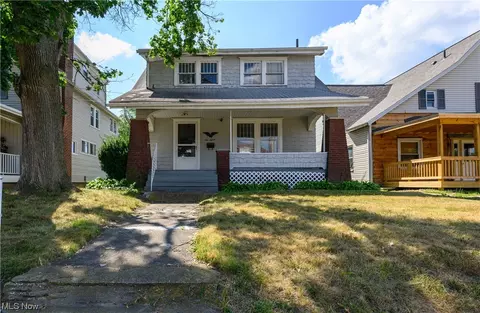 1015 Clarendon Ave NW, Canton, OH 44708 photo 2
