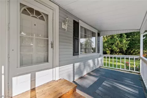 3948 Cox Rd, Barberton, OH 44203 photo 3