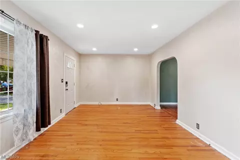 3948 Cox Rd, Barberton, OH 44203 photo 6