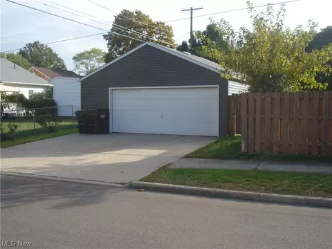 5910 Morningside Dr, Parma, OH 44129 photo 15