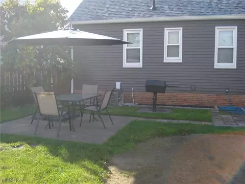 5910 Morningside Dr, Parma, OH 44129 photo 16
