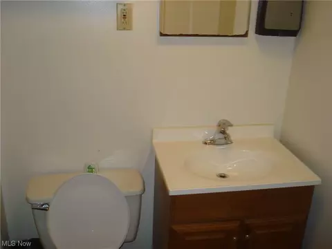 5910 Morningside Dr, Parma, OH 44129 photo 14