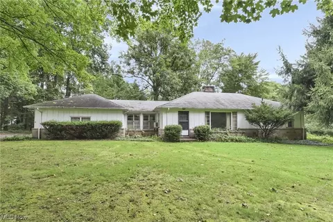 35855 Solon Rd, Solon, OH 44139