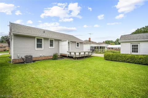 3875 Harvard Dr, Willoughby, OH 44094 photo 32