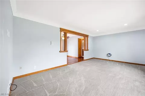 3875 Harvard Dr, Willoughby, OH 44094 photo 8