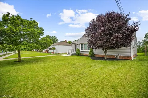 3875 Harvard Dr, Willoughby, OH 44094 photo 6