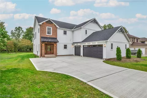 316 Miner Rd, Highland Heights, OH 44143