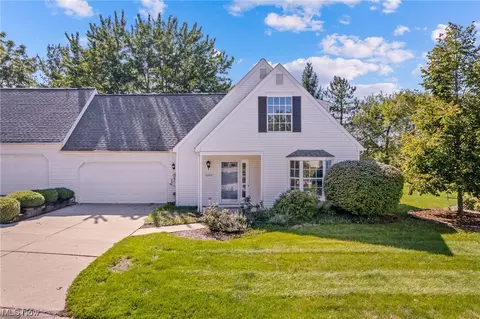 10242 Orchard Hill Ln, Twinsburg, OH 44087