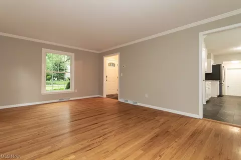 8260 Windham Dr, Mentor, OH 44060 photo 6