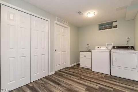 8260 Windham Dr, Mentor, OH 44060 photo 28