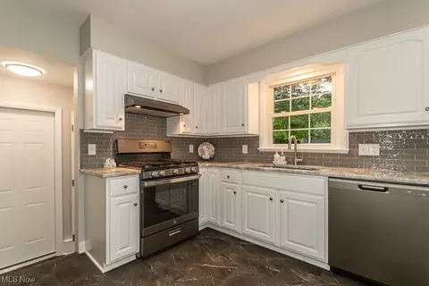 8260 Windham Dr, Mentor, OH 44060 photo 8