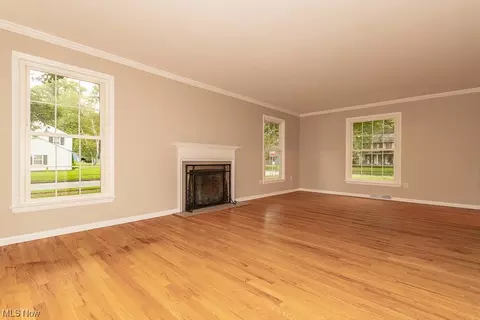 8260 Windham Dr, Mentor, OH 44060 photo 5