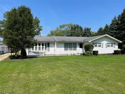 605 Nassau St E, East Canton, OH 44730