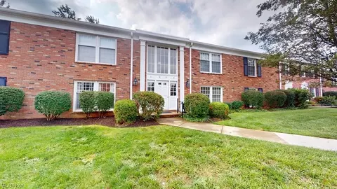 2 Williamsburg Cir, Wheeling, WV 26003 photo 1