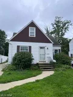 5203 Maplecrest Ave, Parma, OH 44134 photo 1
