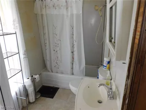 850 W 48th St, Ashtabula, OH 44004 photo 8
