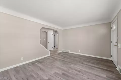 3219 Stanfield Dr, Parma, OH 44134 photo 3