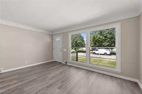 3219 Stanfield Dr, Parma, OH 44134 photo 5