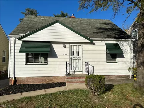 4504 Parkton Dr, Warrensville Heights, OH 44128