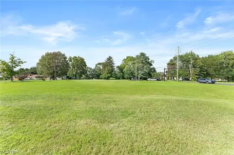 Howe Road, Strongsville, OH 44136