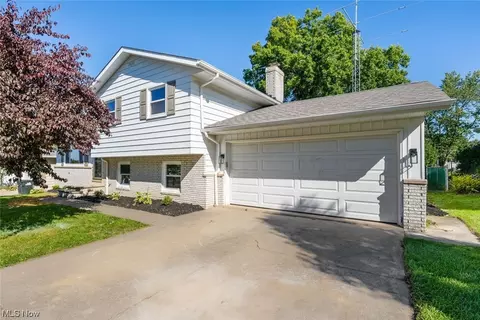 4625 Basswood Oval, Brunswick, OH 44212