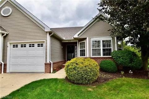 2819 Princeton Cir, Akron, OH 44312