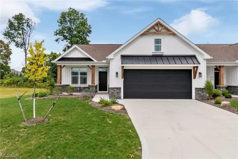 735 Meadow Lane Condo 33, Hartville, OH 44632