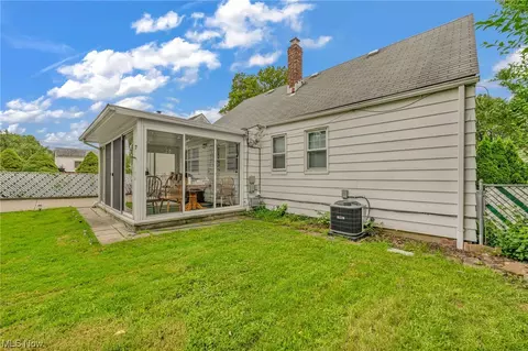 731 E 258th St, Euclid, OH 44132 photo 15
