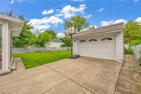 731 E 258th St, Euclid, OH 44132 photo 16