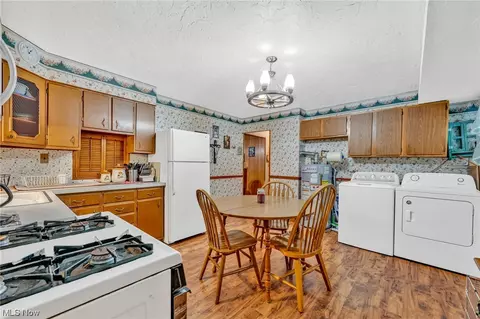 731 E 258th St, Euclid, OH 44132 photo 3