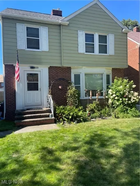 4319 Baintree Rd, University Heights, OH 44118