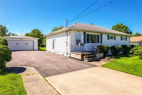 2575 Meister Rd, Lorain, OH 44053 photo 2