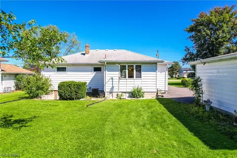2575 Meister Rd, Lorain, OH 44053 photo 4